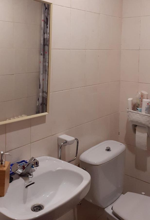 Habitación Doble Privada en Figueras Exterior foto